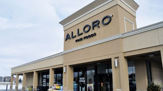 Alloro Outside