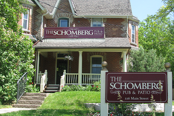 Exterior Schomberg Pub