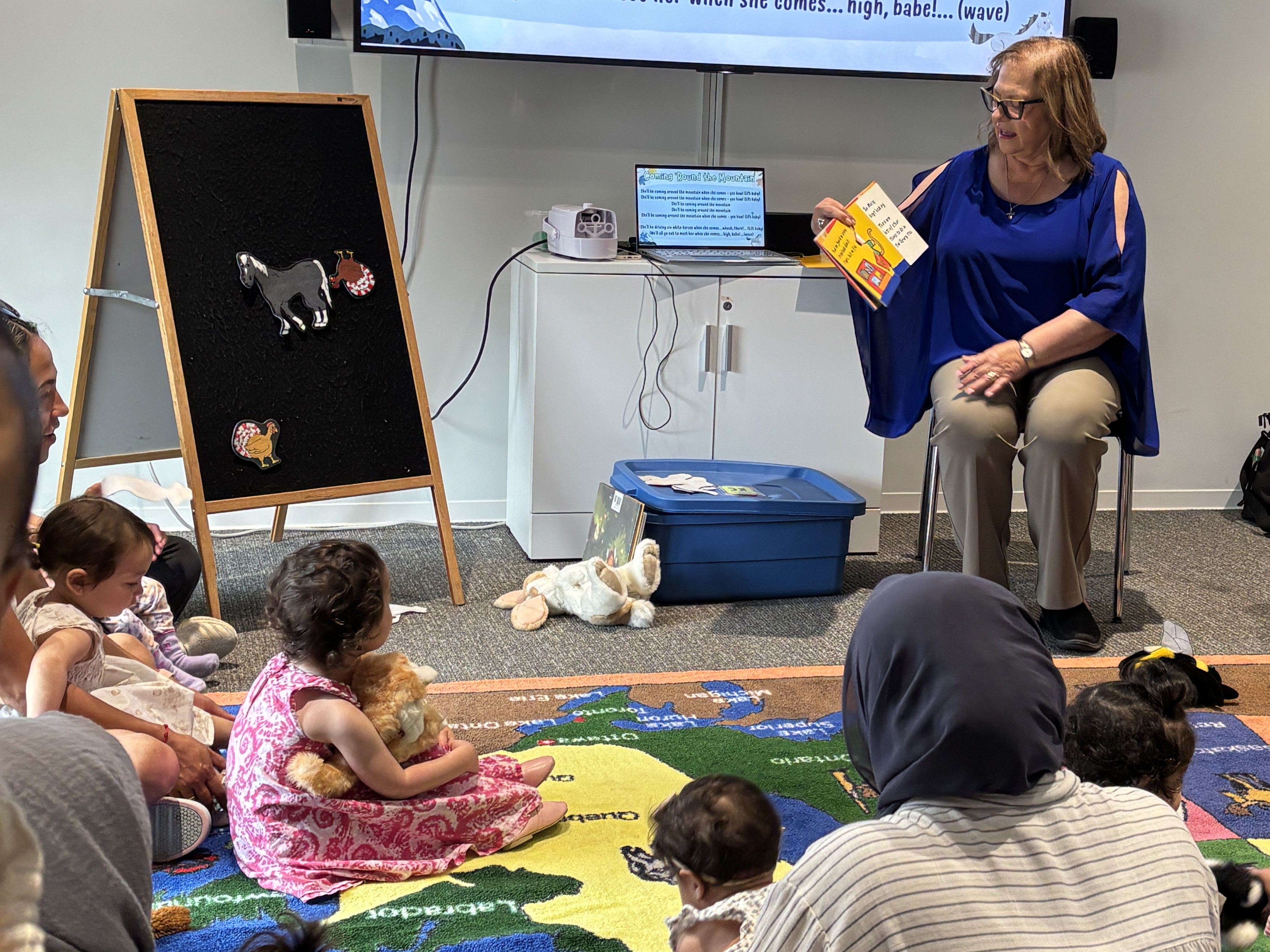 KTPL Born to Read story time with Anna Roberts, Member of Parliament, King–Vaughan at King City branch