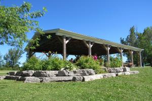 picture of the picnic shelter at Cold Creek in the summer